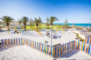 Modern Stylish 4 bed 2b House close to the beach, whole home !!